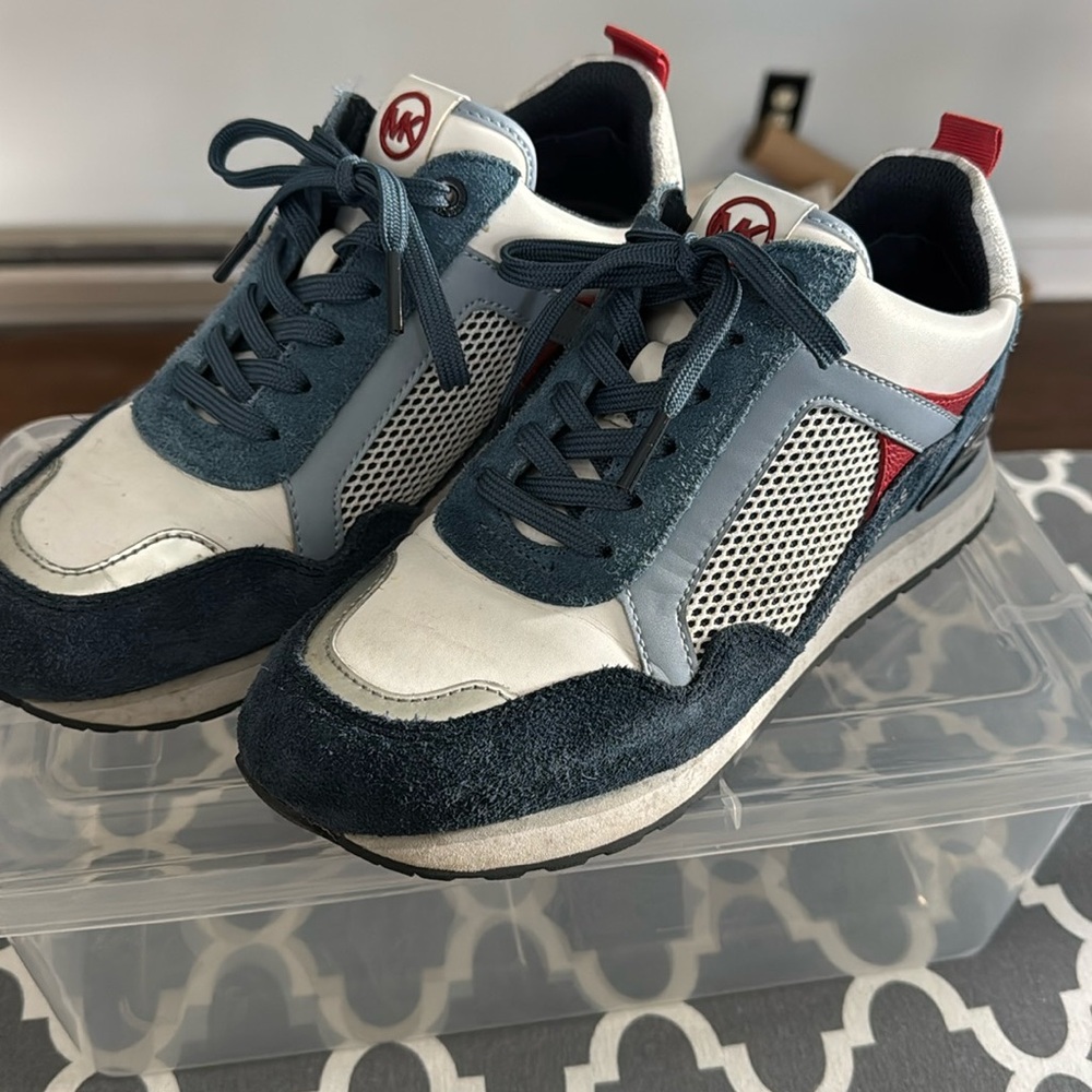 Like new! Michael Kors sneakers.